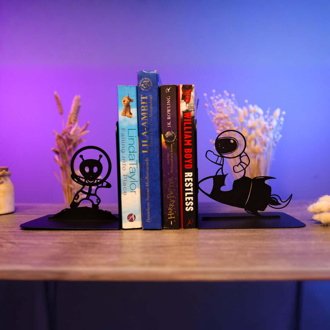 Metal Astronaut and UFO Bookends in Powder-Coated Steel - Metaloslav 
