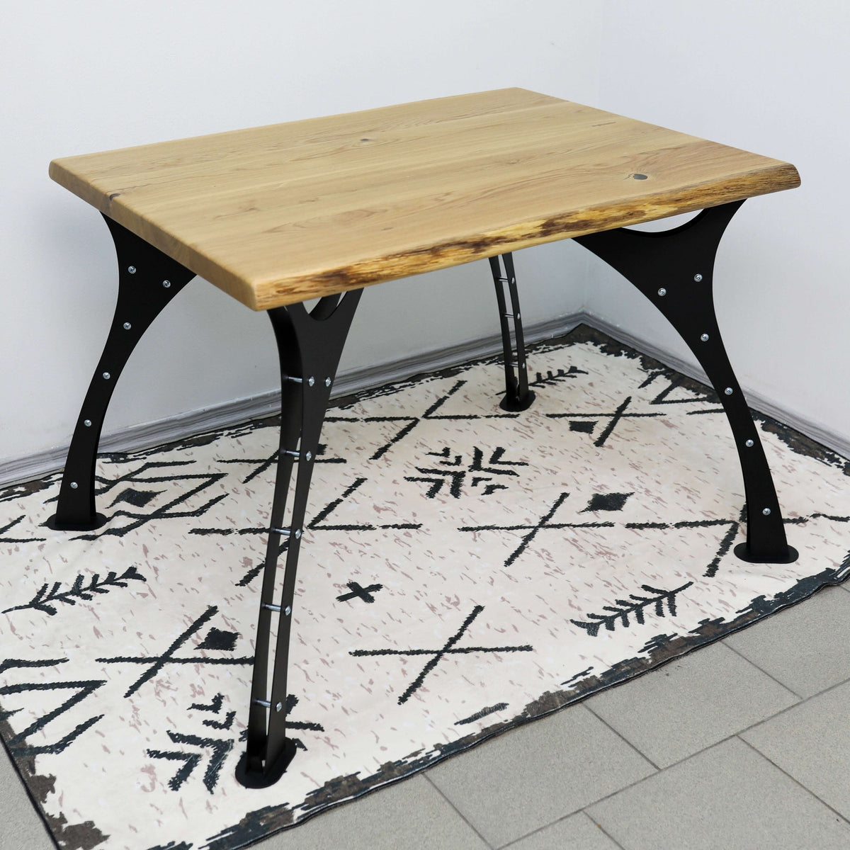 Curved Metal Table Legs Set for Dining and Coffee Tables - Metaloslav 