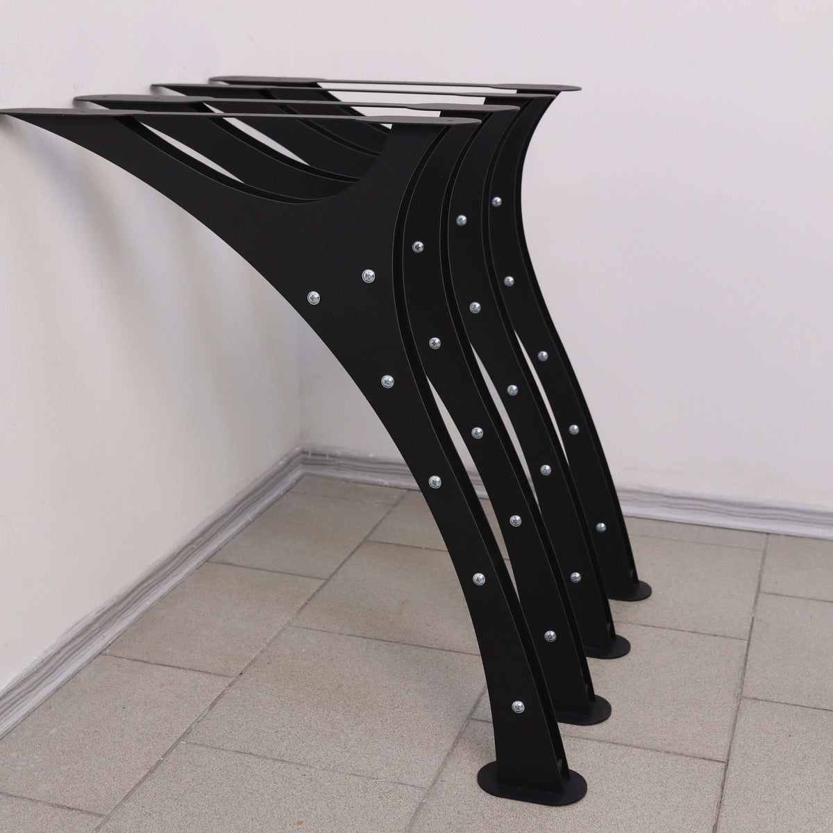 Curved Metal Table Legs Set for Dining and Coffee Tables - Metaloslav 