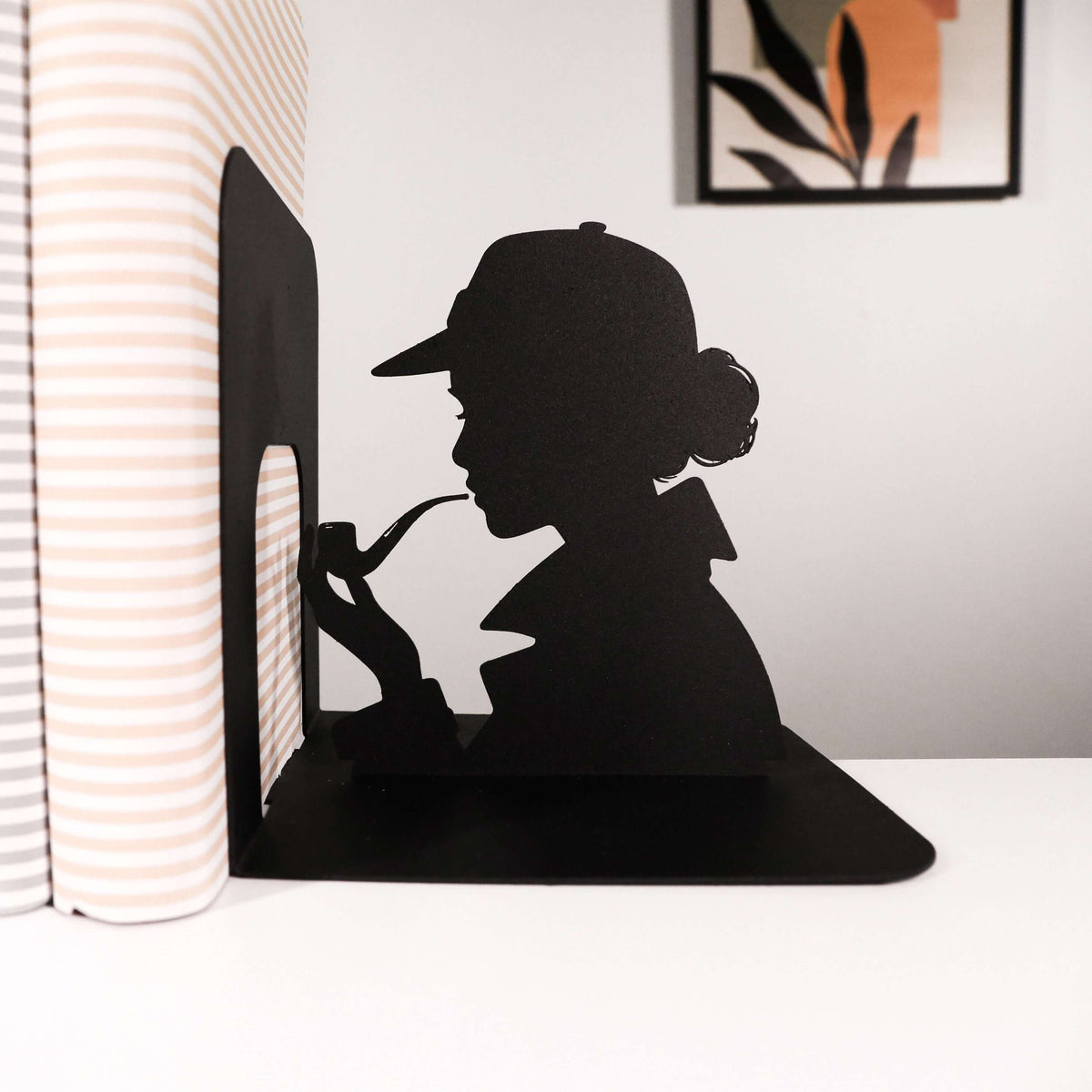 Detective Silhouette Metal Bookends in Powder-Coated Steel - Metaloslav 