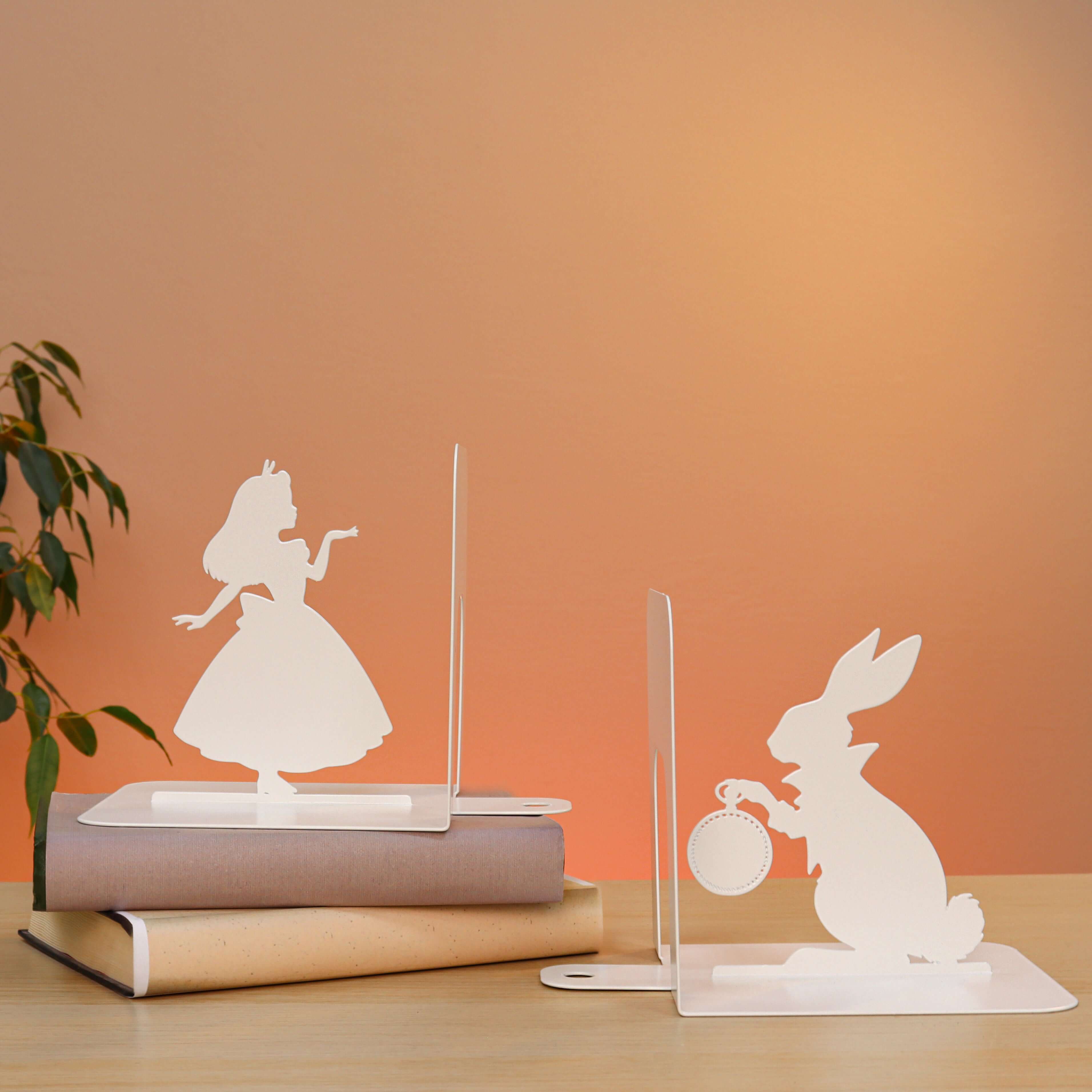Metal Bookends – Artistic Alice in Wonderland Display for Home Offices