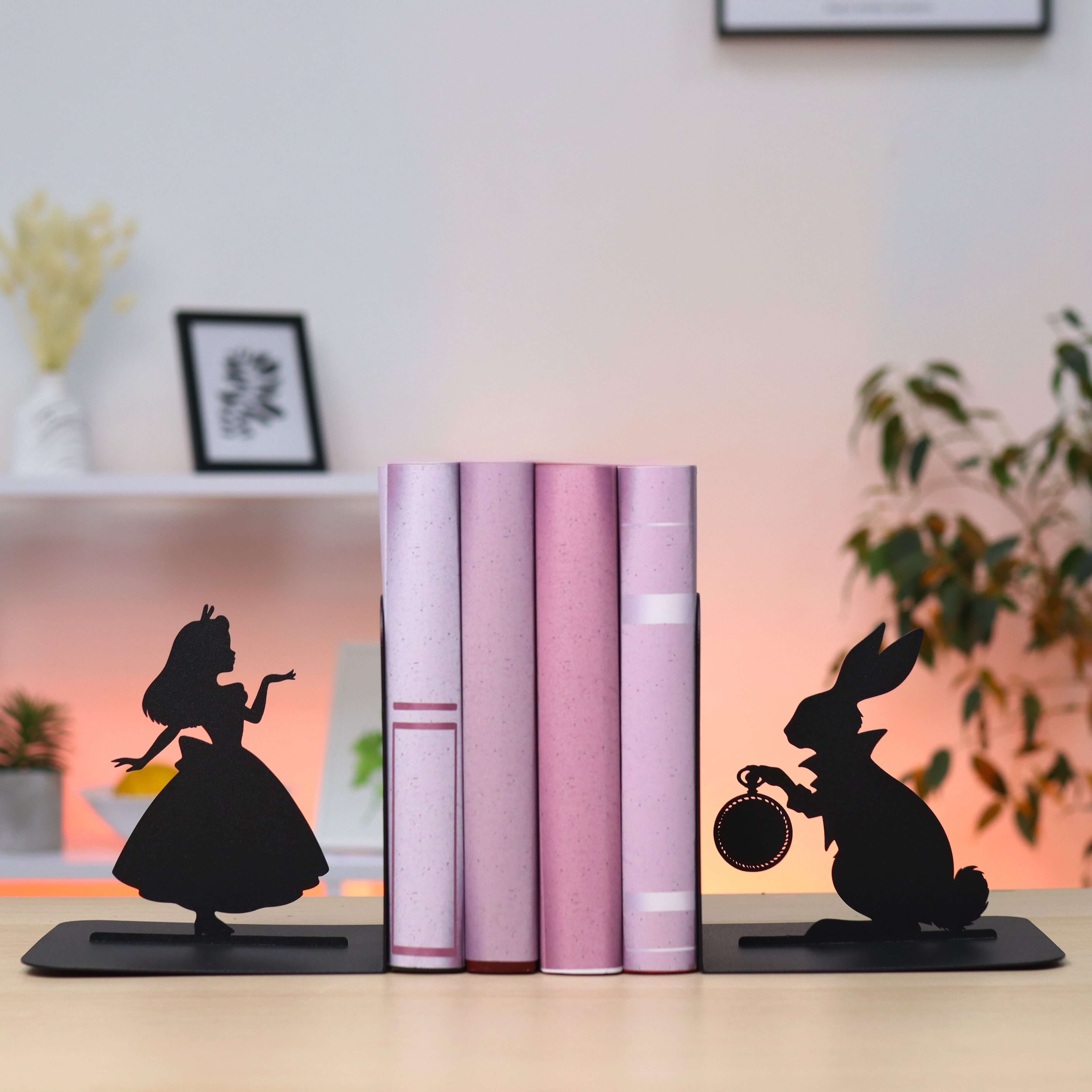 Metal Bookends – Artistic Alice in Wonderland Display for Home Offices