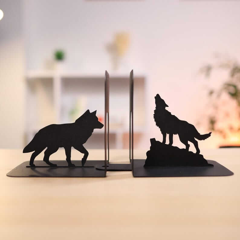 Metal Wolf Silhouette Decor in Powder-Coated Steel - Metaloslav 