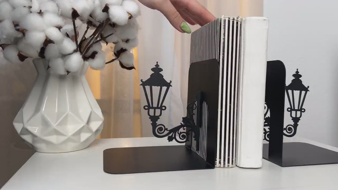 Metal Bookends Pair with Street Lamp Silhouette Decorative Design