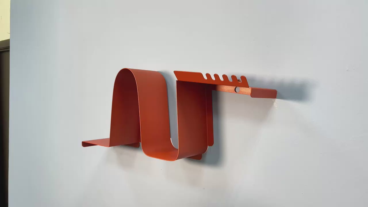 Metal Wall Shelf – Minimalist Wavy Steel Shelf for Contemporary Decor